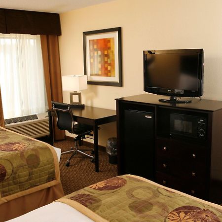 Best Western Plus Goldsboro Exterior photo