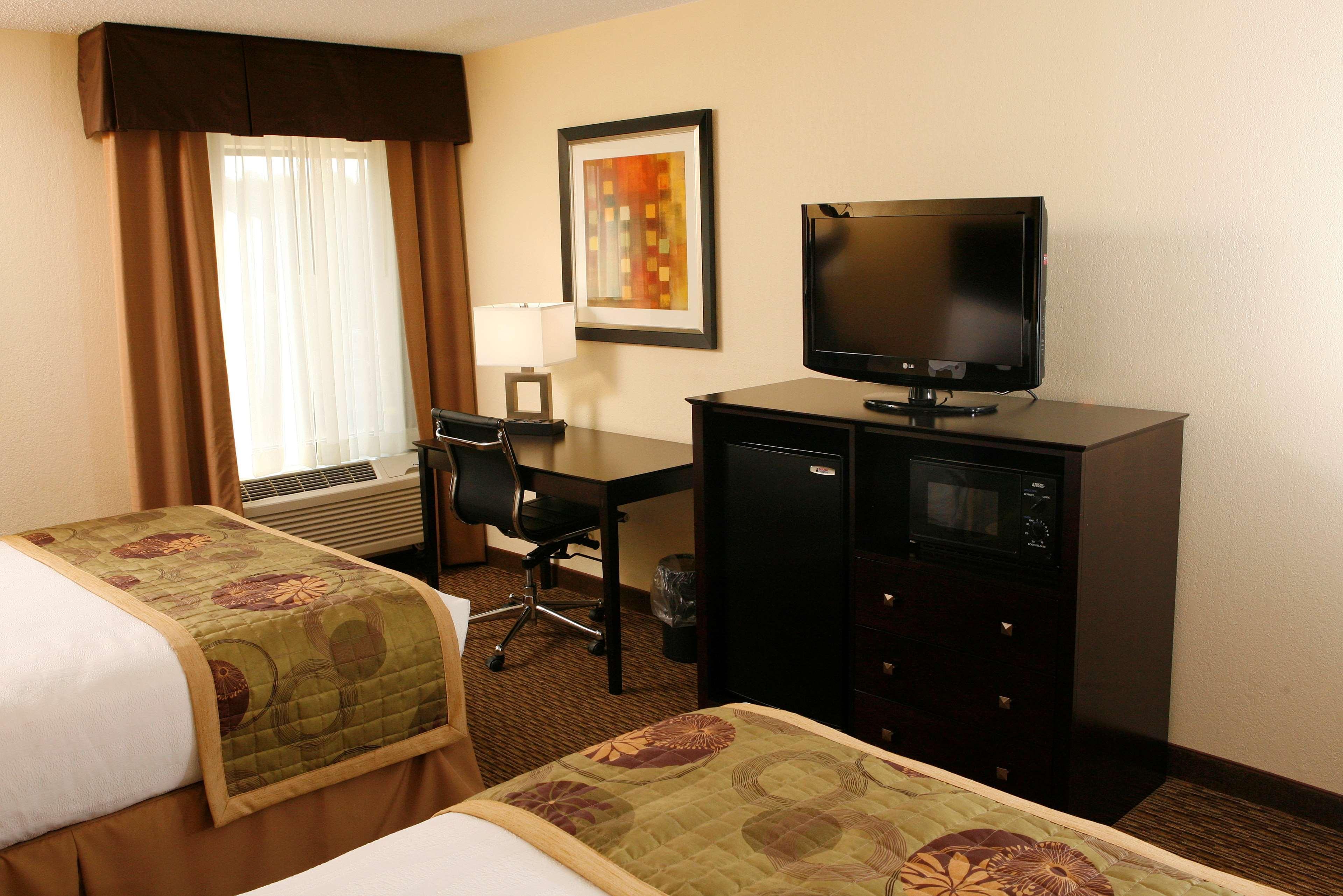 Best Western Plus Goldsboro Exterior photo