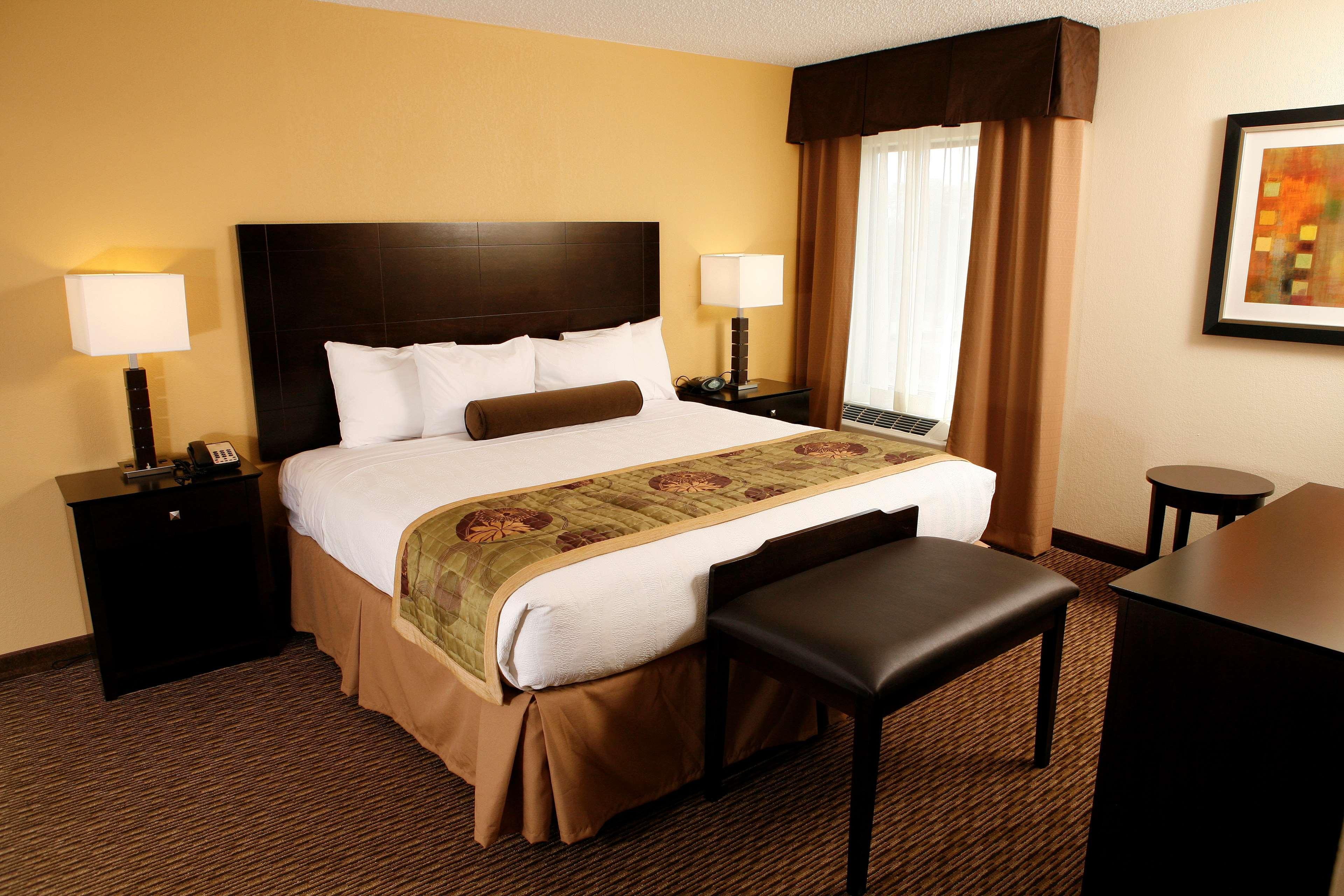 Best Western Plus Goldsboro Exterior photo