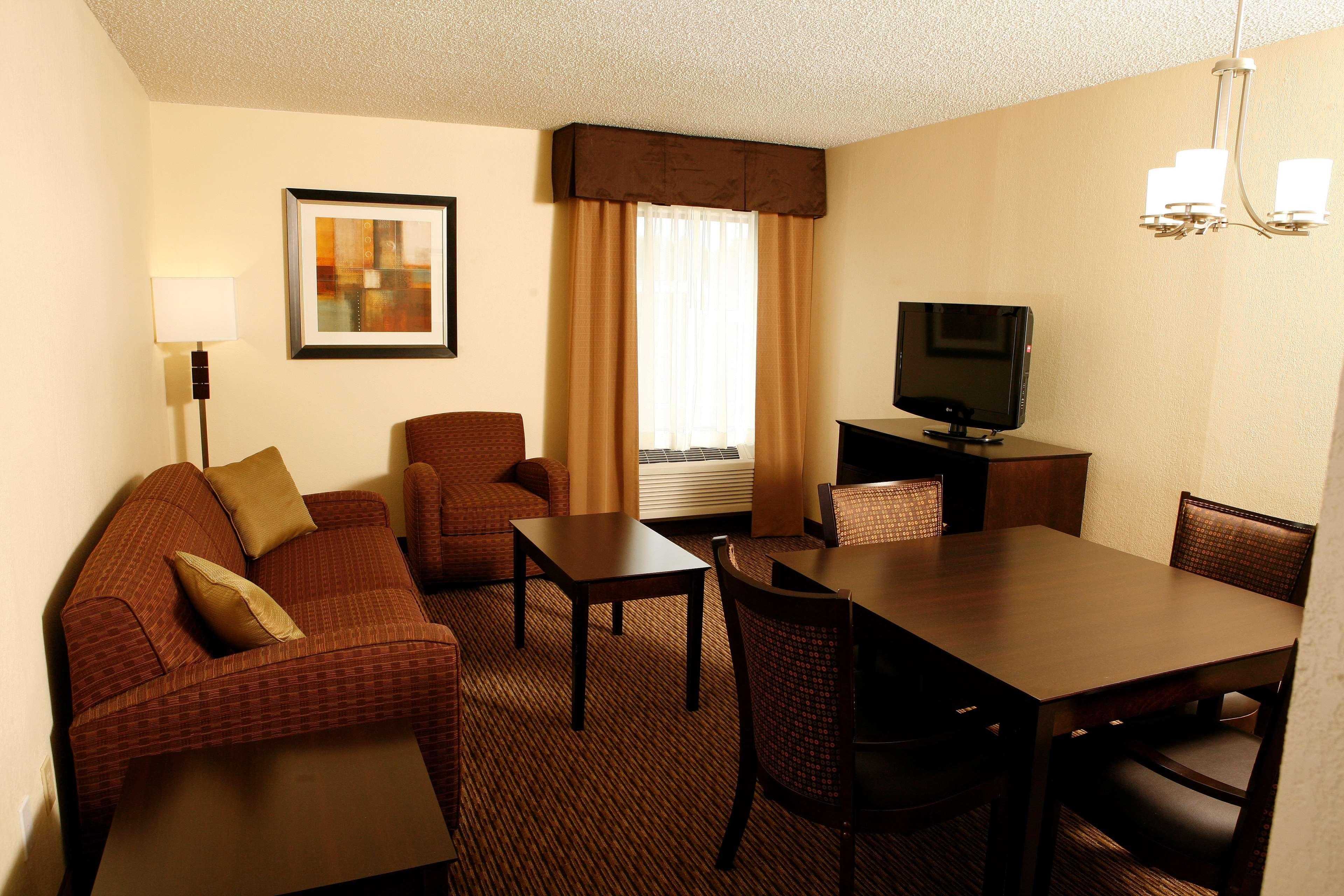 Best Western Plus Goldsboro Exterior photo